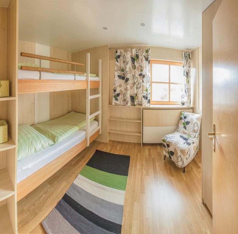 Haus Battlogg Apartment บาร์โธโลเมแบร์ก ภายนอก รูปภาพ