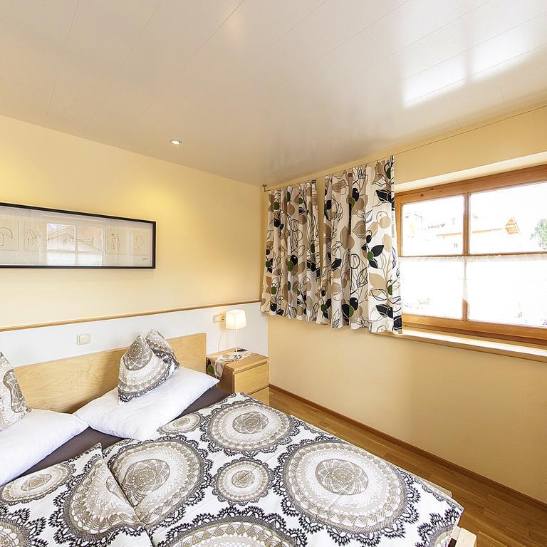 Haus Battlogg Apartment บาร์โธโลเมแบร์ก ภายนอก รูปภาพ