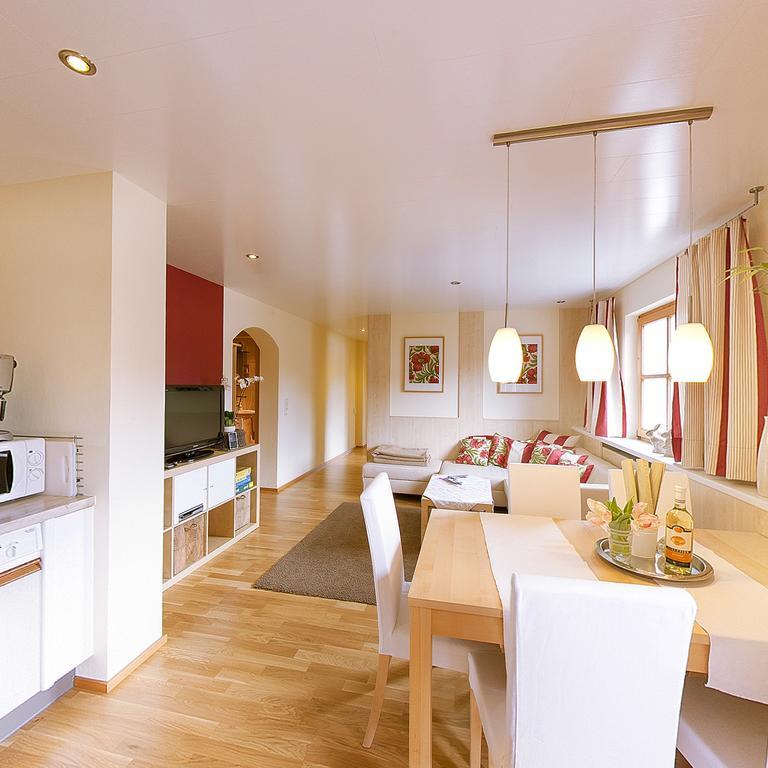 Haus Battlogg Apartment บาร์โธโลเมแบร์ก ภายนอก รูปภาพ