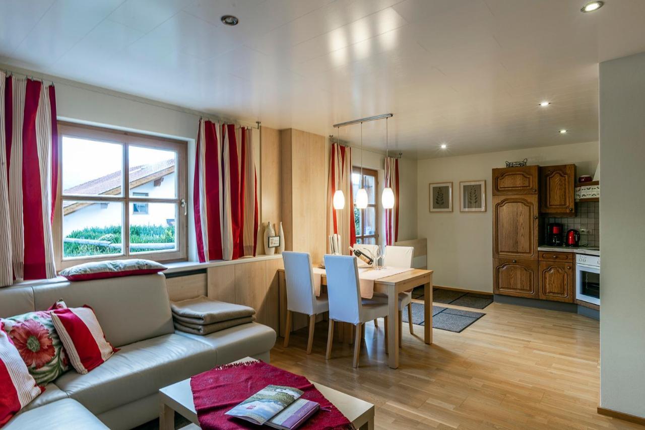 Haus Battlogg Apartment บาร์โธโลเมแบร์ก ภายนอก รูปภาพ