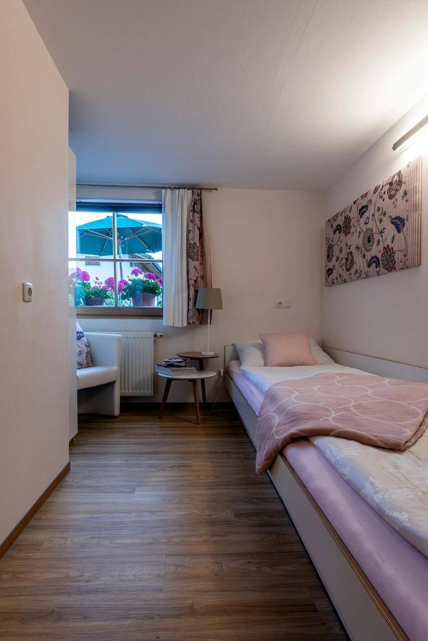 Haus Battlogg Apartment บาร์โธโลเมแบร์ก ภายนอก รูปภาพ