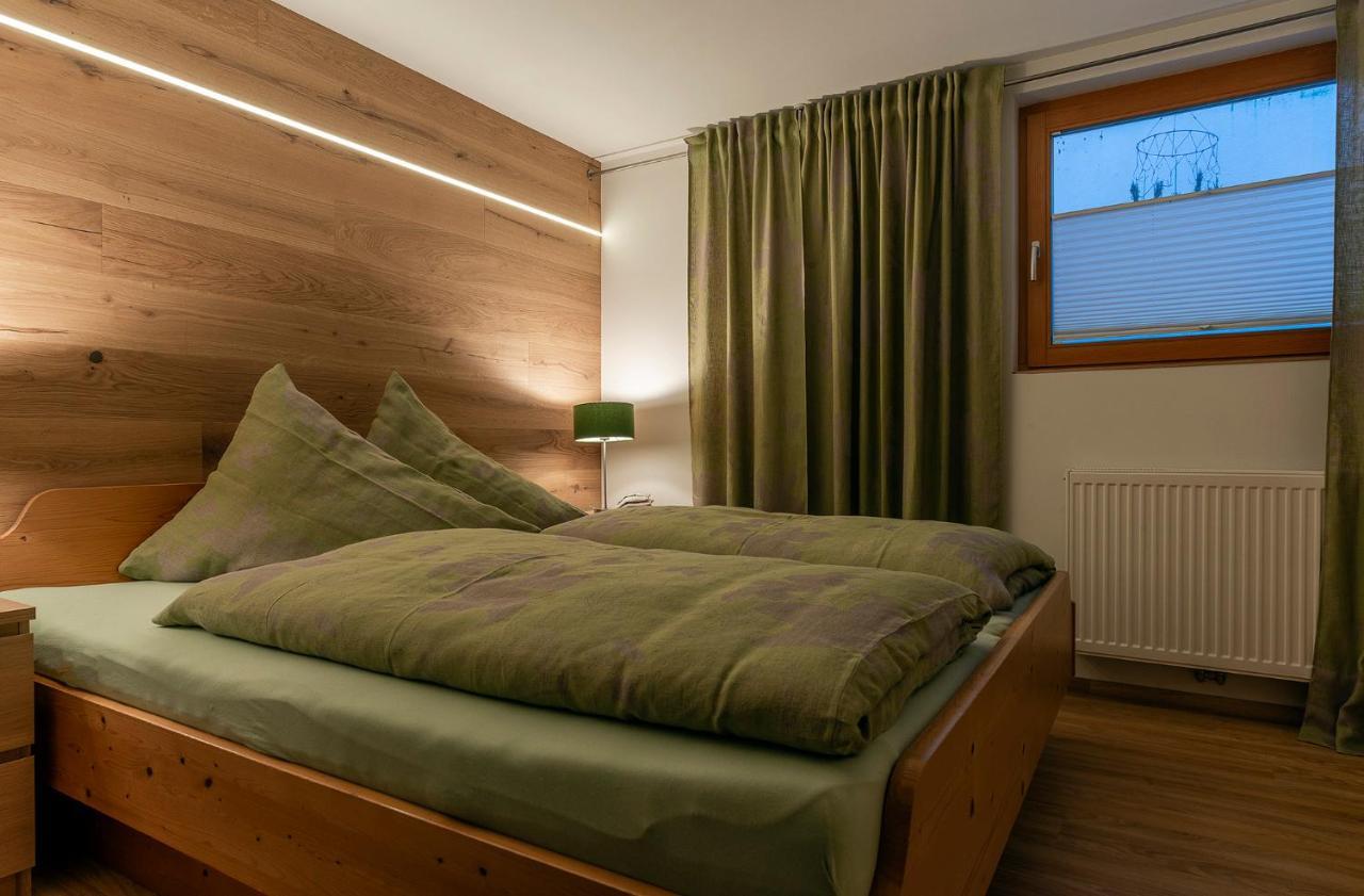 Haus Battlogg Apartment บาร์โธโลเมแบร์ก ภายนอก รูปภาพ